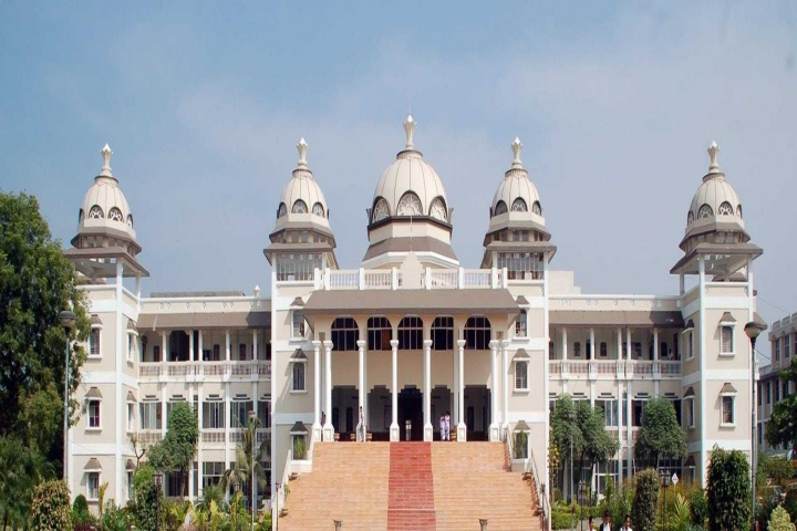 Top 10 colleges in Maharashtra